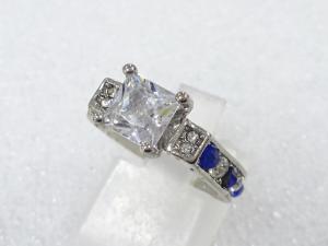 クリスタル　指輪(8号)